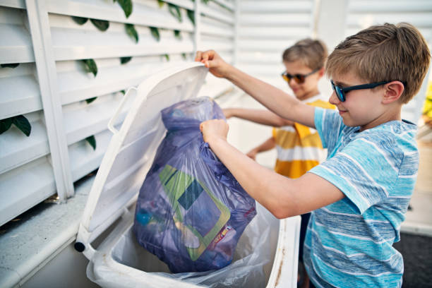 Best Construction Debris Removal  in Holiday Island, AR